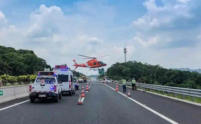 莱山区高速公路汽车救援案例